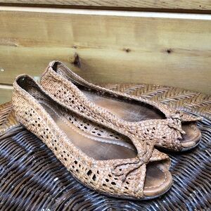 Frye Malorie Woven Tan Leather Peep Toe Ballet Flats sz 8.5